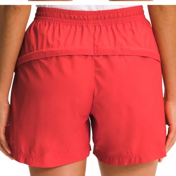 The North Face women’s windwall outline shorts horizon red Size Medium, New! - Picture 3 of 16